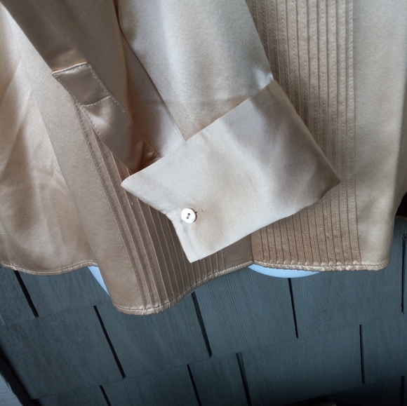 Lafayette 148 Silk Button-down Shirt - Picture 5 of 8